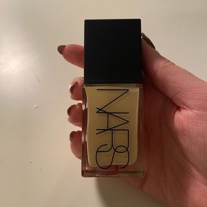 NARS Light Reflecting Foundation